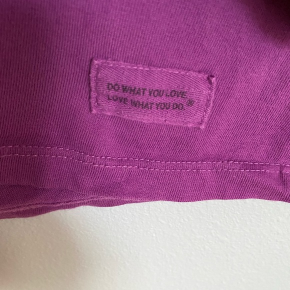 Life is Good VNeck Tee. XXL - Picture 5 of 5